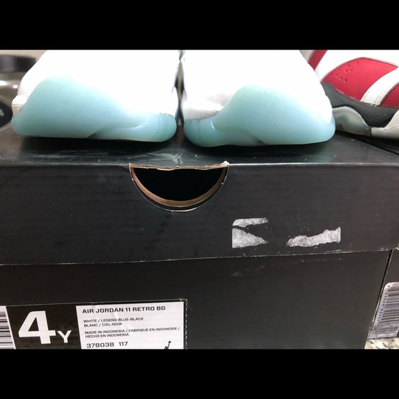Jordan 11 Columbia size 4 - Picture 4 of 10